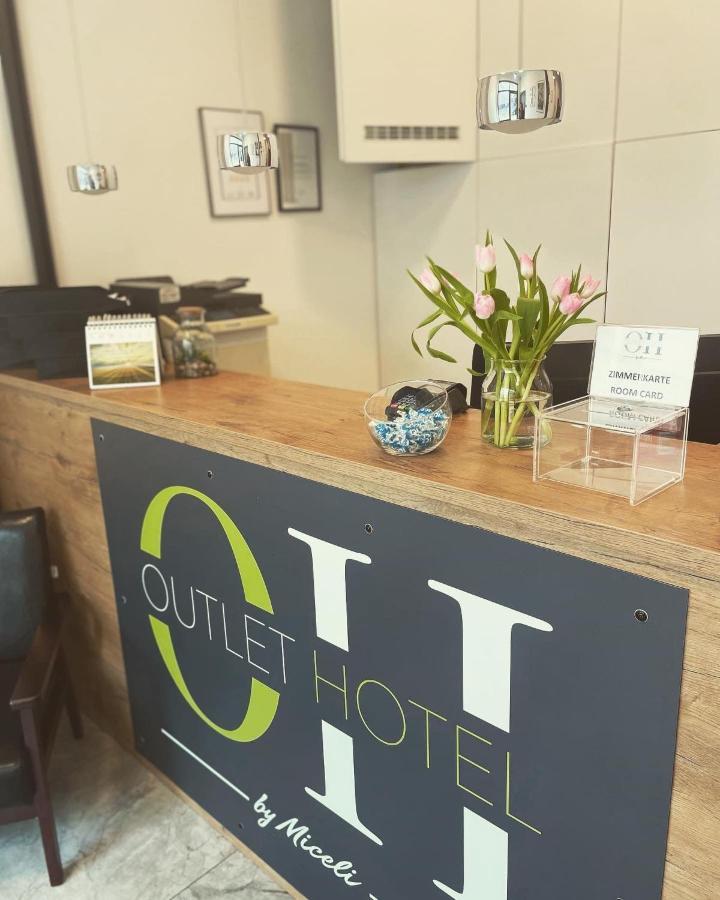 Outlet Hotel เมทซิงเงน ภายนอก รูปภาพ