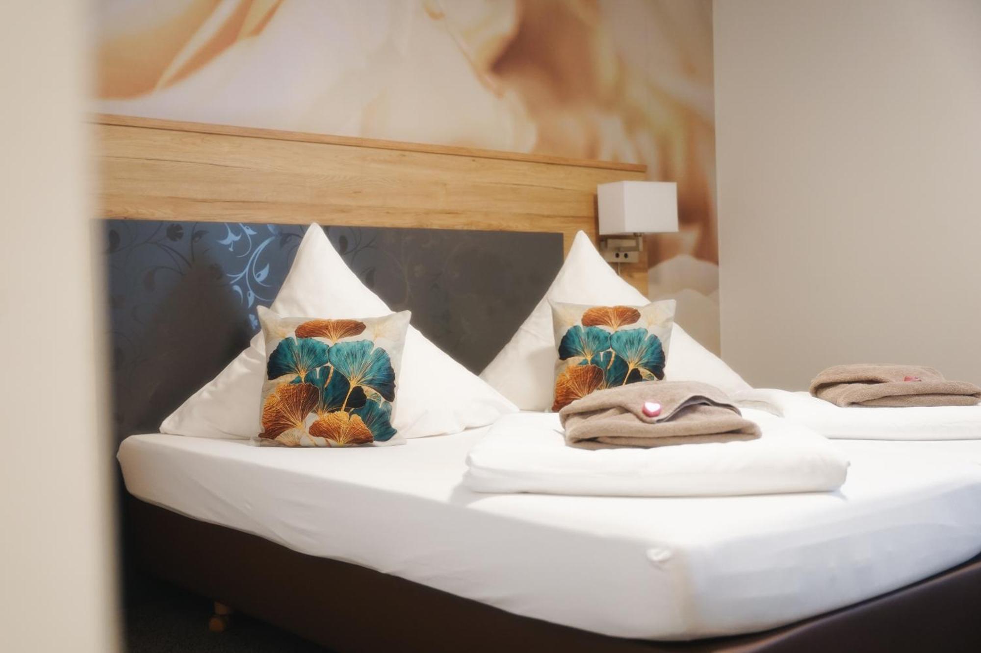 Outlet Hotel เมทซิงเงน ภายนอก รูปภาพ
