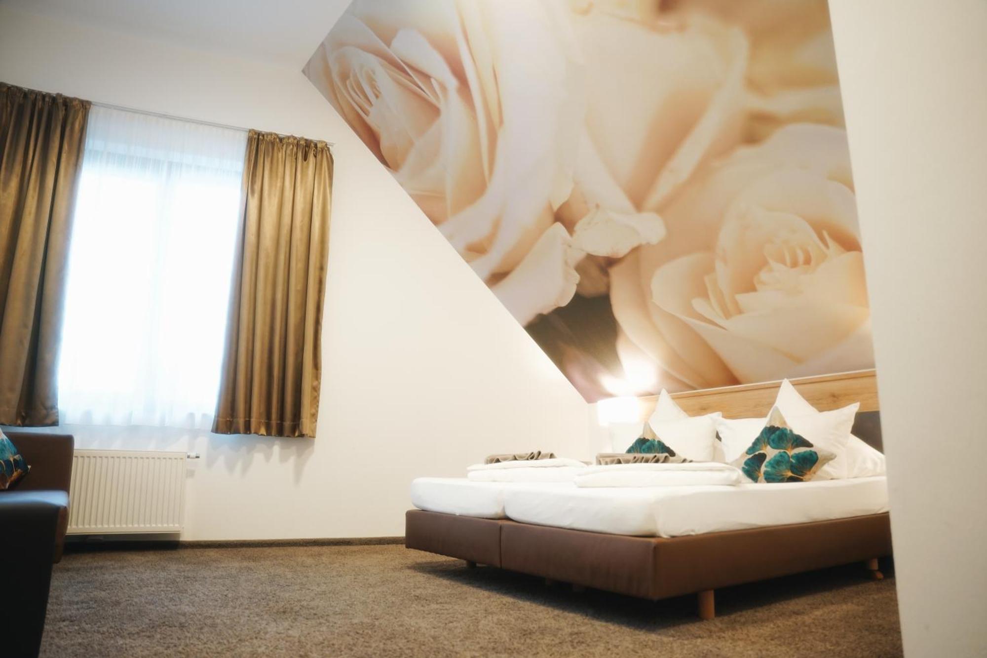 Outlet Hotel เมทซิงเงน ภายนอก รูปภาพ