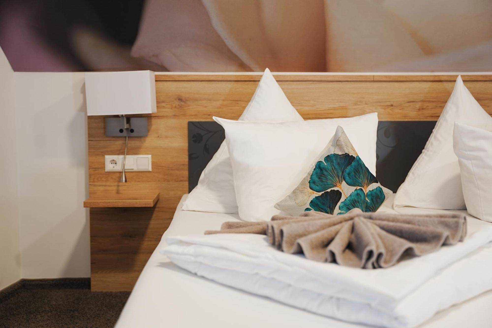 Outlet Hotel เมทซิงเงน ภายนอก รูปภาพ