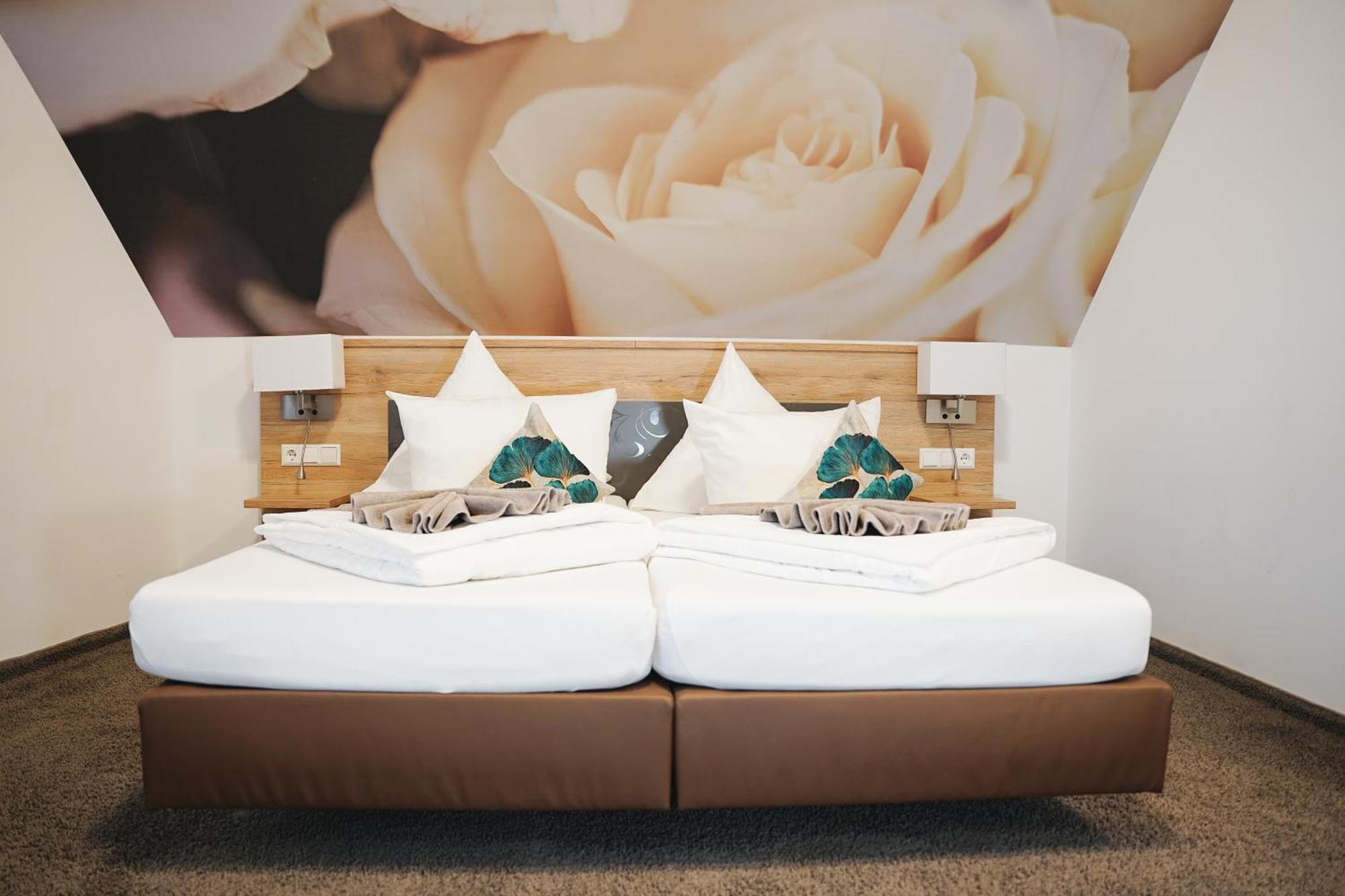 Outlet Hotel เมทซิงเงน ภายนอก รูปภาพ
