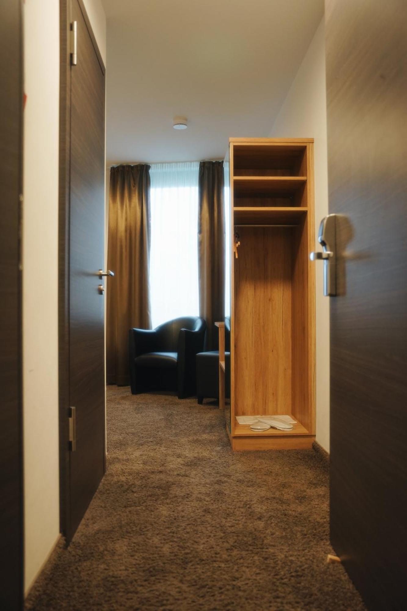 Outlet Hotel เมทซิงเงน ภายนอก รูปภาพ