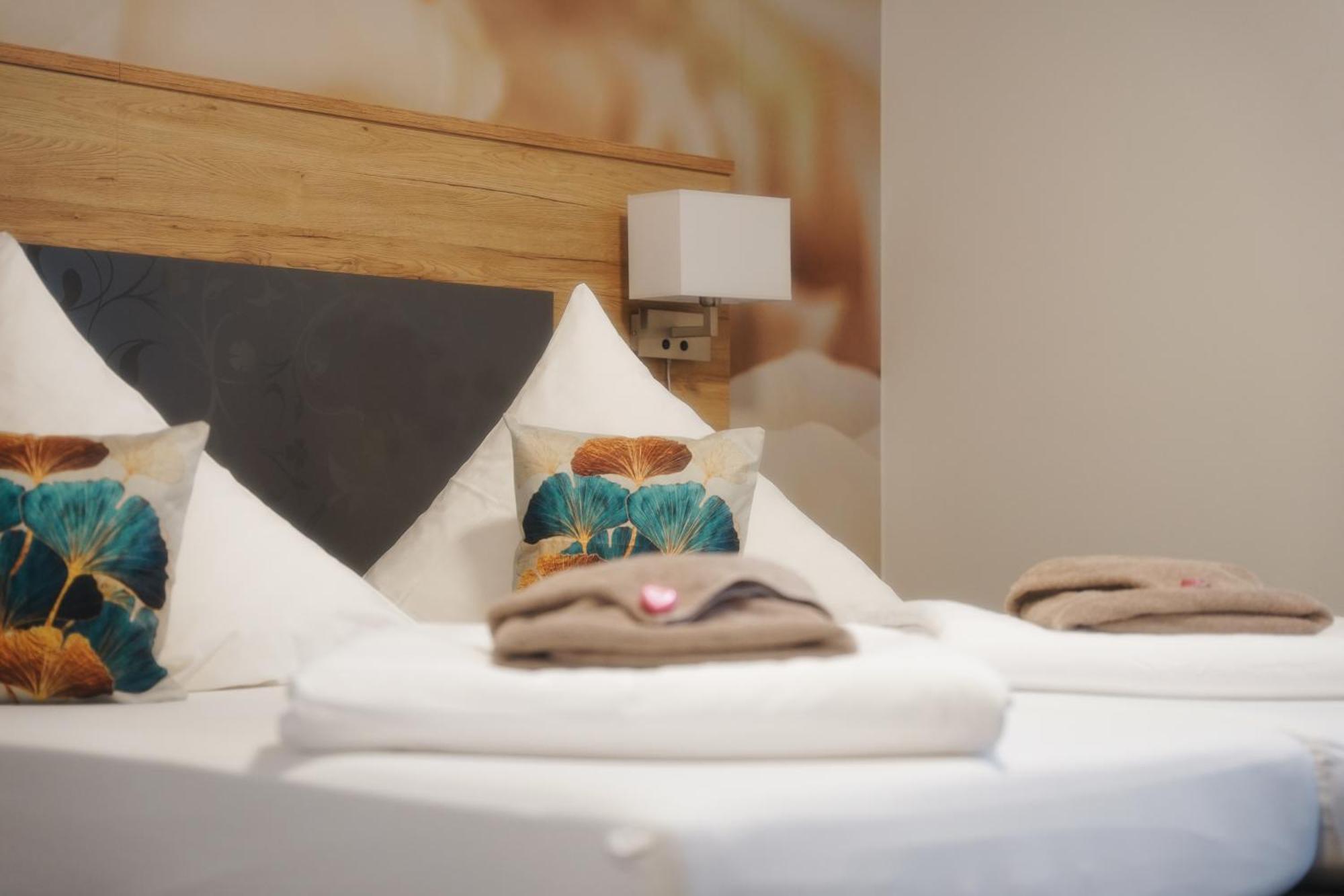Outlet Hotel เมทซิงเงน ภายนอก รูปภาพ