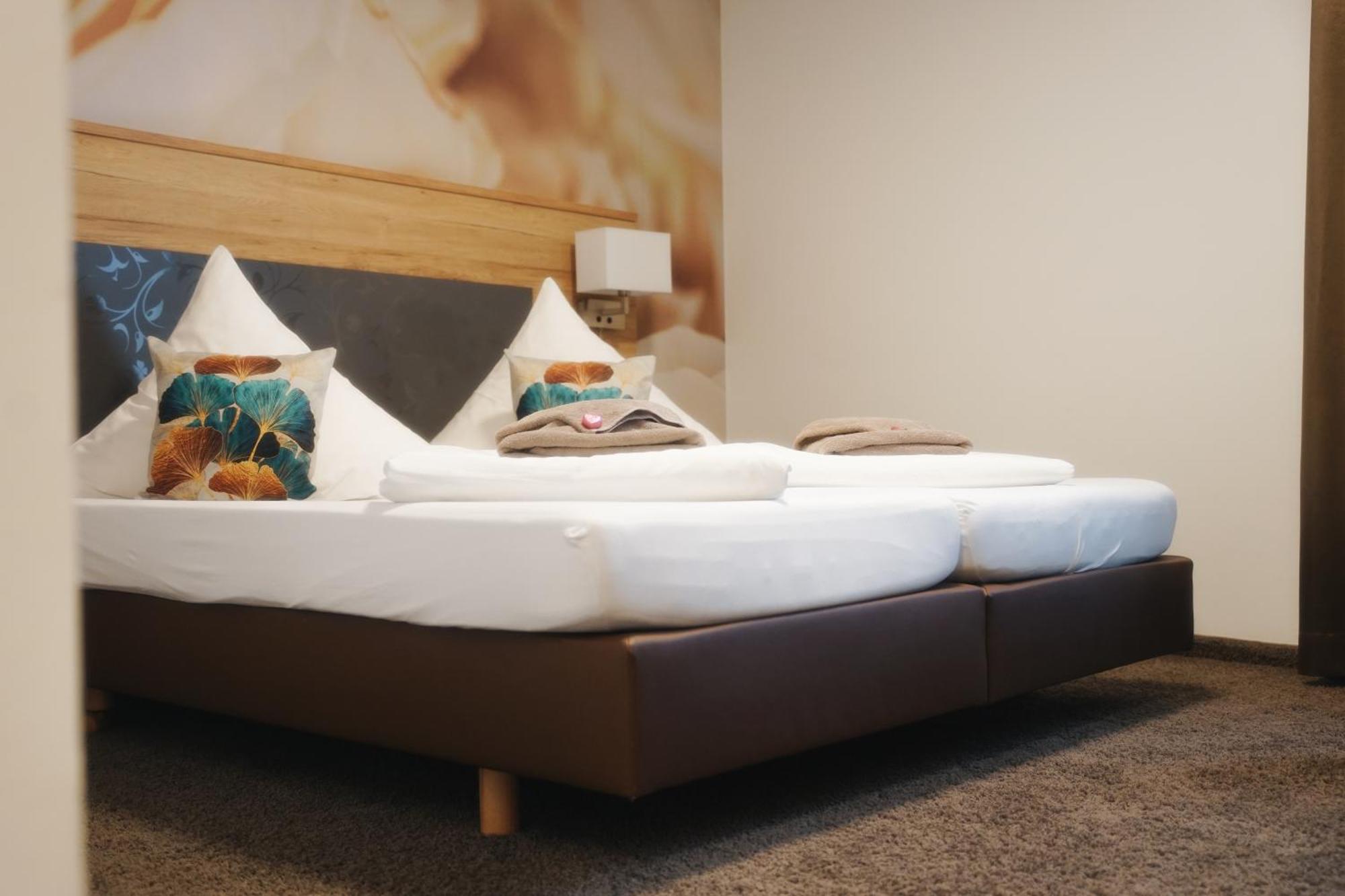 Outlet Hotel เมทซิงเงน ภายนอก รูปภาพ