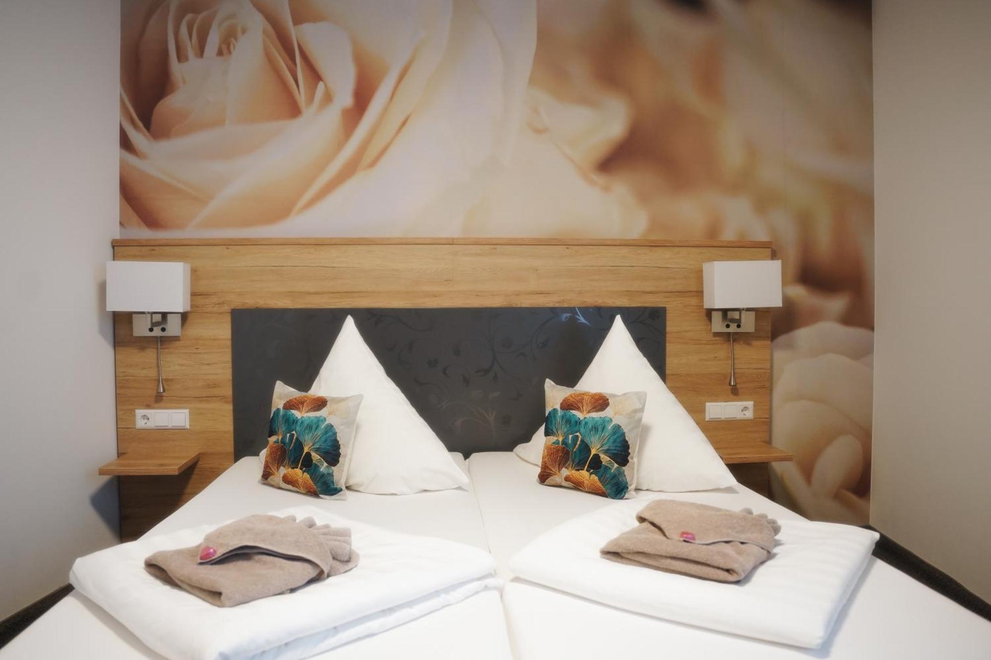 Outlet Hotel เมทซิงเงน ภายนอก รูปภาพ
